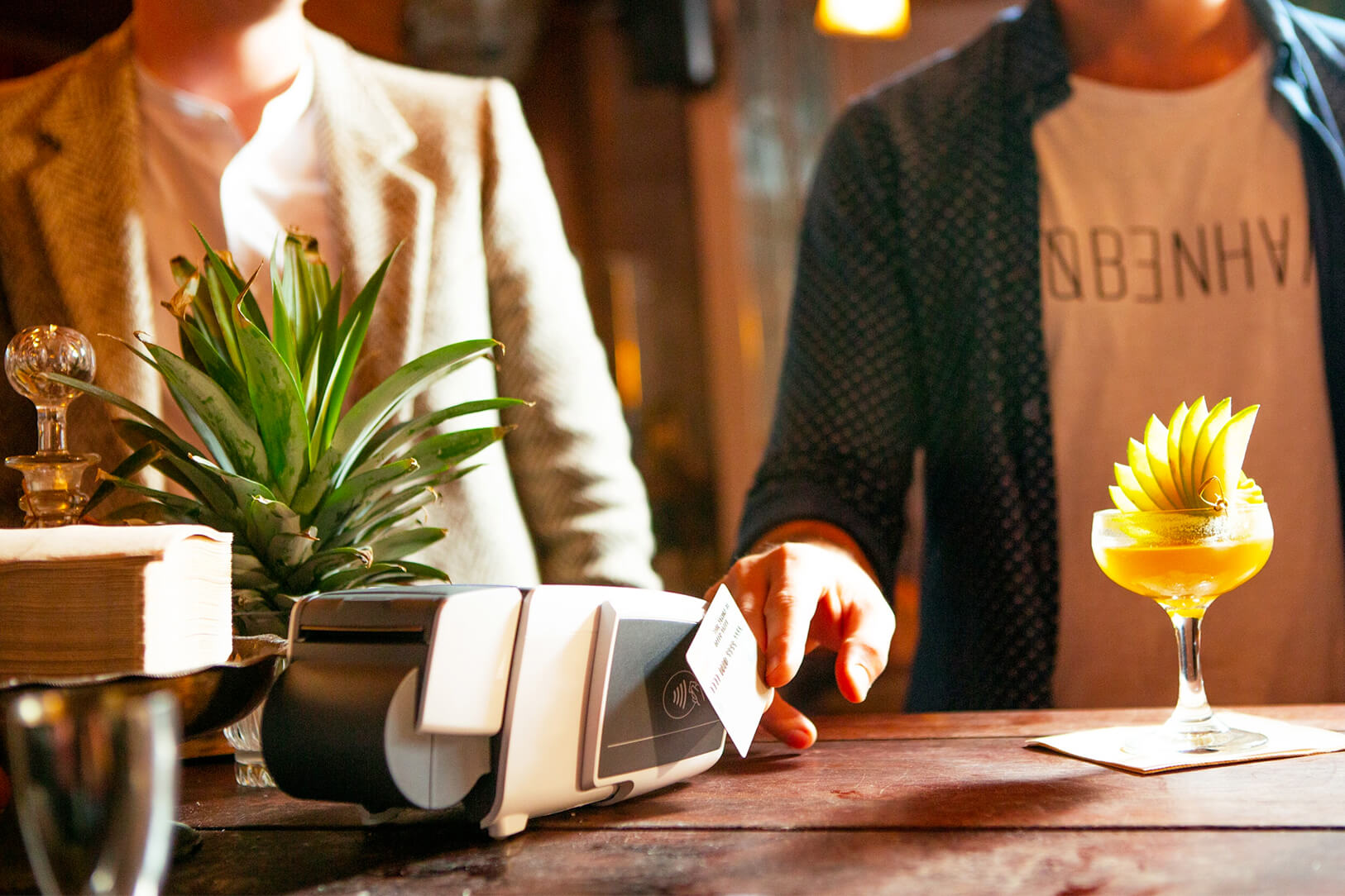 dynamic currency conversion in bar