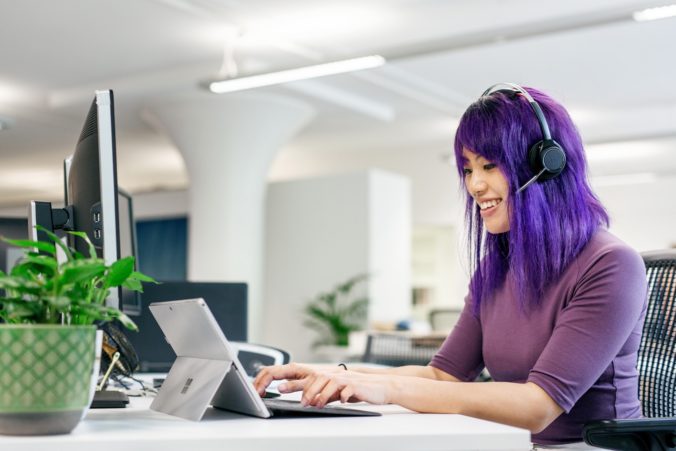 customer-support-working