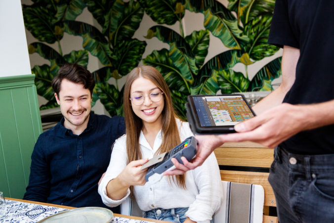 Tyro-feature-customer-pay-at-table-with-tyro-mobile-eftpos