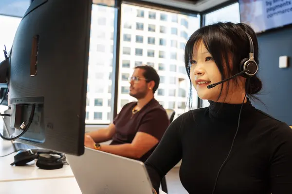Call centre staff, Tyro