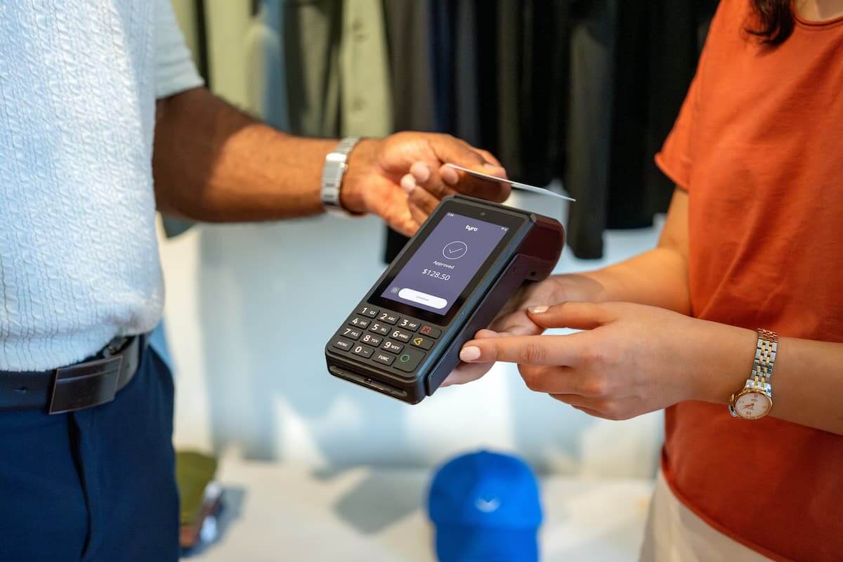 eftpos-machine-card-transaction