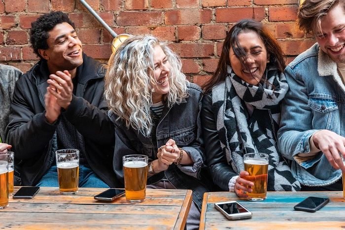 pub-customers-sitting-outside